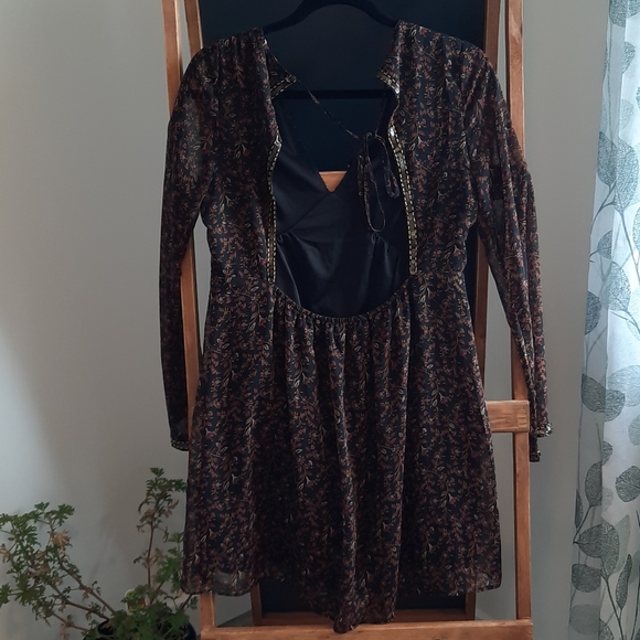 Dress - Picture 3 of 4